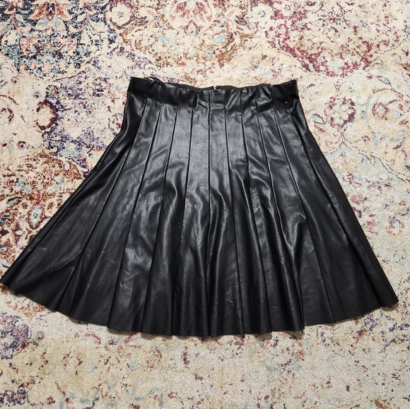 Eloquii Dresses & Skirts - Eloquii Faux Leather Skirt Black Size 24